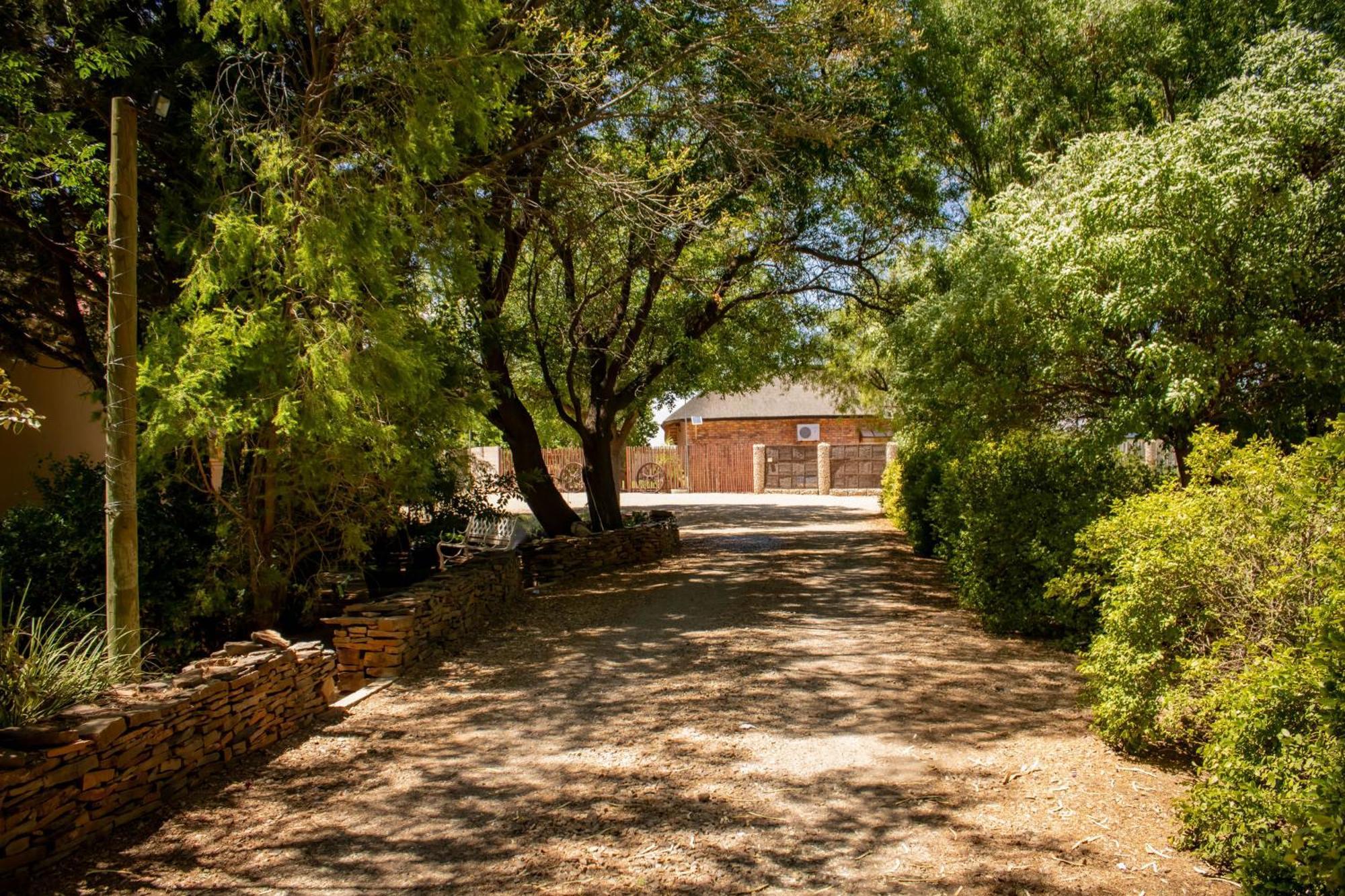 Tarantula Guest House Calvinia Exterior foto