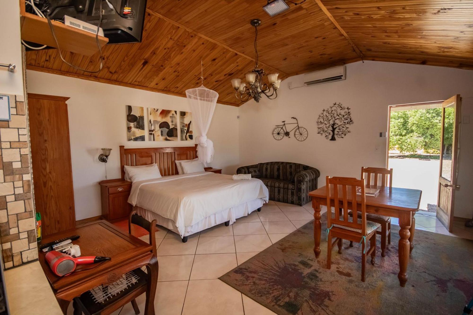 Tarantula Guest House Calvinia Exterior foto